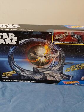 Hot Wheels Star Wars Carships Death Star Revolution Race Track Set